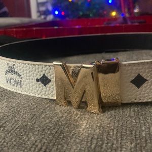 MCM Belt ( Barely worn)